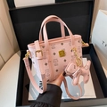 Borsa a secchiello rosa con stampa gattino, ciondolo gatto e tracolla rimovibile in box - Con Ciondolo / Rosa Chiaro