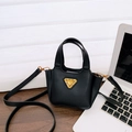 Mini borsa nera a tracolla per bambine con fiocco di perle e dettaglio in metallo oro - Nero (Solo Borsa)