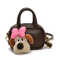 Mini borsa in pelle marrone scuro per bambine con ciondolo a forma di cane in peluche - Pendaglio a Testa di Cane Caffè