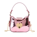 Mädchen Handtasche in Pink Metallic mit Herzverschluss, Lasereffekt und Goldkette - Rosa