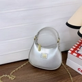 Mini sac bandoulière argenté pour enfants avec chaîne dorée et logo en métal carré - Argent