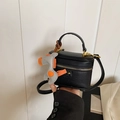 Mini sac boîte noir pour filles avec texture litchi et breloque en forme de cheval - Noir Avec Pendentif
