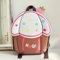 Détail du sac à dos pour enfant en forme de cupcake avec fraise et pois colorés - Backpack / Marron