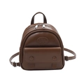 Brauner Vintage PU-Leder Rucksack mit dekorativer Schnalle auf weißem Hintergrund - Braun