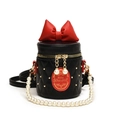 Mini-Zylindertasche in Schwarz mit roter Schleife und Tragekette aus Perlen für Damen - Schwarz