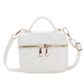 Mini bolso caja blanco acolchado para niña con patrón en V y detalles dorados - Blanco