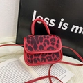 Rote Mini-Mädchentasche mit Leopardenmuster, Schultergurt und elegantem Handgriff - Rot (Ohne Schmetterlingsdekoration)