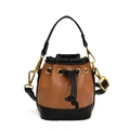 Mini borsa a secchiello marrone e nera con coulisse, dettagli dorati e tracolla - Marrone