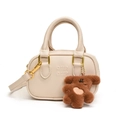 Mini sac bandoulière crème pour enfants avec charm ours en peluche et boucles dorées - Avec Pendentif / Blanc Cassé