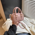Rosa Mini-Kinder-Bowlingtasche mit goldenen Beschlägen und kurzen Tragegriffen - Nur Tasche / Rosa