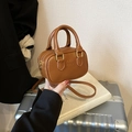 Braune Mini-Bowling-Handtasche für Kinder mit AMIP-Prägung und goldenen Details - Nur Tasche / Braun