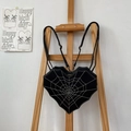 Sac à dos noir en forme de cœur avec coutures toile d'araignée et fines bretelles - Noir