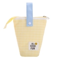 Astuccio a quadretti gialli con manico blu e toppa All Good Fun con sorriso - Giallo