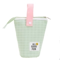Astuccio a scacchi verdi con manico rosa e toppa con faccina sorridente gialla - Verde