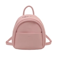 Mochila mini minimalista de cuero PU rosa claro para niños con logo metálico y bolsillo - Rosa