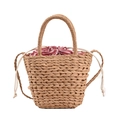 Stroh-Eimertasche in Naturholzfarbe mit rot-weiß gestreiftem Kordelzug-Innenfutter - Khaki