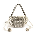 Mini Silberne Perlenhandtasche mit elfenbeinfarbenem Kordelzugfutter aus Seide - Silber