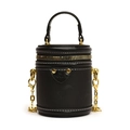Zylindrische Mini-Eimertasche für Kinder in Schwarz mit Goldkette und Herzaufnäher - Schwarz