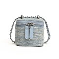 Mini bolso de cadena en denim azul claro con acolchado y brillantes diamantes de imitación - Azul