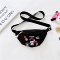 Schwarze Kinder-Bauchtasche aus Canvas mit Astronauten-Print und verstellbarem Gurt - Schwarz