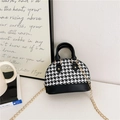 Mini vintage handtas in schelpvorm van zwart pied-de-poule stof met gouden ketting - Zwart