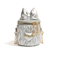 Silberne Zylindertasche für Mädchen mit großer Schleife und goldener Kette - Silber