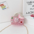 Bolso de lentejuelas rosa para niña con asa de perlas y colgante de cola de sirena - rosa intenso