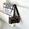 Borsa a secchiello leopardata per bambini con tracolla regolabile e logo YIQI - Stampa leopardata