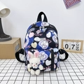 Zaino bimbi blu navy con ciondolo a coniglio in peluche e stampe a cuore carine - Nero