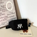 Marsupio in tela nera con logo NY bianco e tracolla regolabile per lo sport - Nero