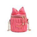 Rosa Schleifen-Rundtasche mit Goldkette und True Love Stickerei für Mädchen im Frühjahr - Rosarot