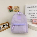 Minimalistischer lavendelfarbener Kindergartenrucksack mit Girl Cats Logo für Kinder - Lila