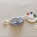 Bolso de pecho infantil de lona azul con estampados de animales y correa blanca - Azul