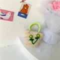 Strohhandtasche für Mädchen mit grünen Häkelblumen und lindgrünen Tragegriffen - Grün