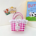 Sac à main tissé à carreaux rose et blanc avec bordure en dentelle et breloque lapin - Rose