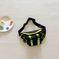 Riñonera de lona para niño en color negro con detalles en verde neón vibrante - Negro