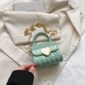 Mini borsa jelly verde menta con fibbia a cuore e tracolla a catena d'oro per bambine - Verde