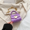 Mini-Gelee-Tasche für Mädchen in Lila mit goldenem Herzverschluss und Kette - Lila