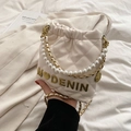 Bolso tipo cubo acolchado para niña en blanco crema con asa de perla y cadena oro - Blanco