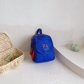 Zainetto leggero per bambini blu navy con zip a contrasto arancioni e stampe sportive - Blu