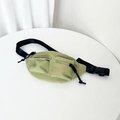 Sac banane stylé pour garçons en vert sauge avec plusieurs poches fonctionnelles - Vert