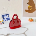 Mini rode schelpvormige schoudertas voor meisjes met glanzende strass-steentjes en ketting - Rood