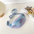 Bunte Kinder-Brusttasche aus strukturiertem PU-Leder mit verstellbarem Riemen in Blau-Lila - Lila