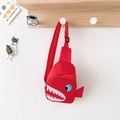 Simpatico borsello monospalla rosso a forma di squalo per bambini con tracolla regolabile in tela - Rosso