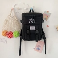Zaino scolastico leggero in nylon nero con ricamo NY bianco e cinghie con fibbia - Nero