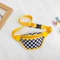 Sac de poitrine enfant à damier noir et blanc avec des détails jaune vif - Jaune à Damier
