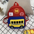 Mochila infantil con bloques de color rojo y azul y aplique de autobús escolar - Rojo