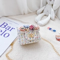 Borsa a tracolla in tweed per bambina con fiore 3D e catena dorata in trama colorata - Fiore / Bianco