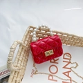Borsa a tracolla trapuntata rossa per bambine con manico in perle e catena d'oro - Rosso