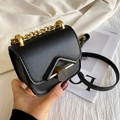 Mini bolso bandolera negro para niños con asa de cadena dorada y hebilla metálica - Negro